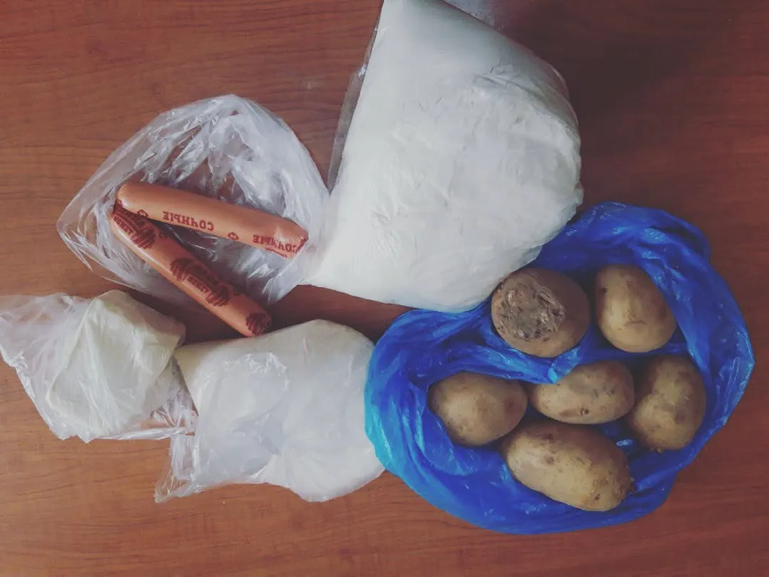 Так выглядит продуктовый набор для школьников из малоимущих семей в республике…