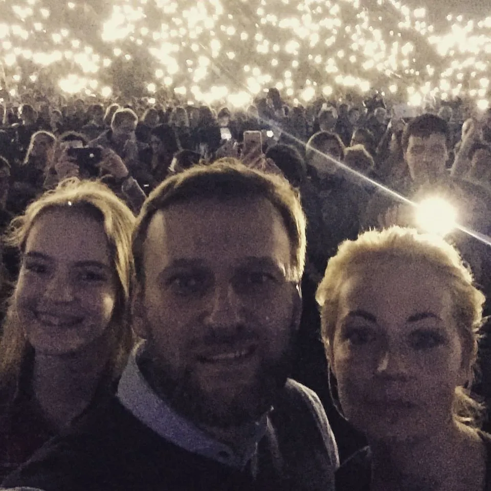 Земфиру не сфотографирую - далеко, но вот забитые трибуны Олимпийского.…