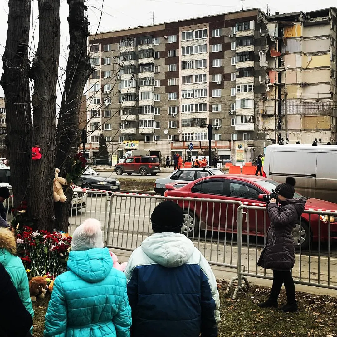Мы в Ижевске, где сегодня будет запланированная встреча. Тут печально - взрыв…