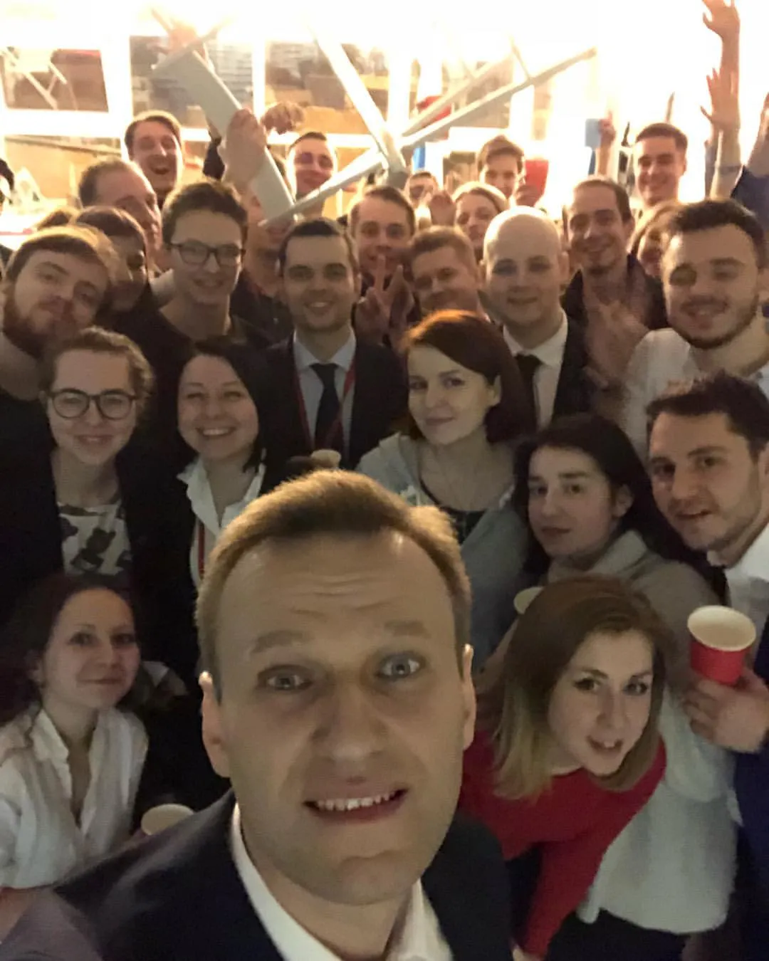 С нашей суперкомандой штаба наблюдения и трансляции. Почти 17 часов в прямом…