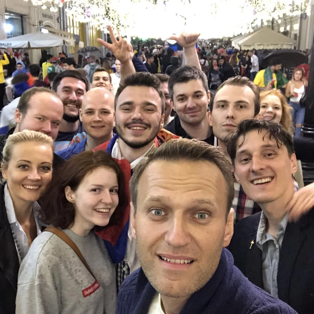На Никольской дождь, но все равно потрясающе. Приходите сюда