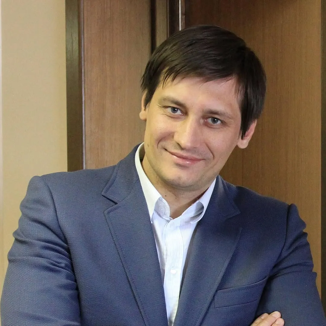 Про обыски и задержания Дмитрия Гудкова и Андрея Пивоварова узнал от адвоката.