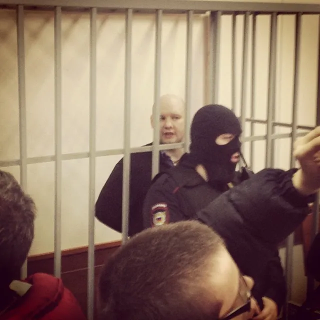 Начали читать приговор. Обстановка в суде напряженная