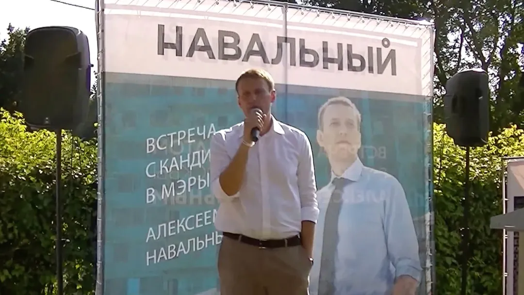 Встреча Алексея Навального с избирателями  района Октябрьское поле города Москвы. Часть 1