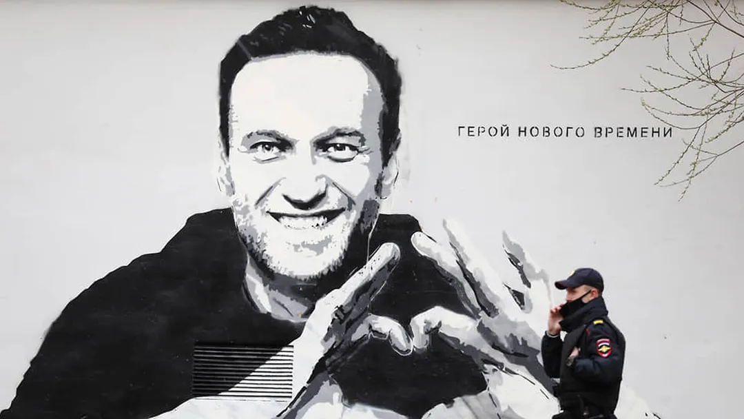 "Fighting corruption without fighting the corrupt is hypocrisy." Navalny’s article in Russian
