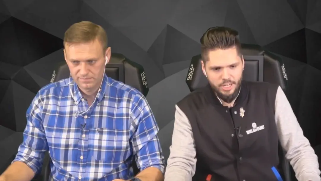 Алексей Навальный играет в PUBG