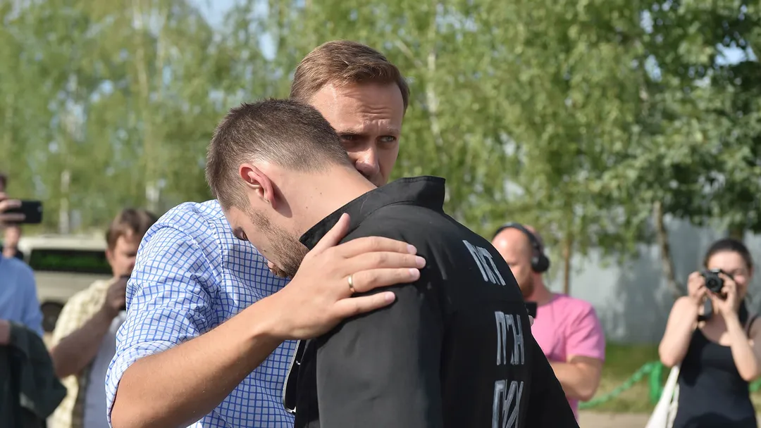 Освобождение Олега Навального из колонии